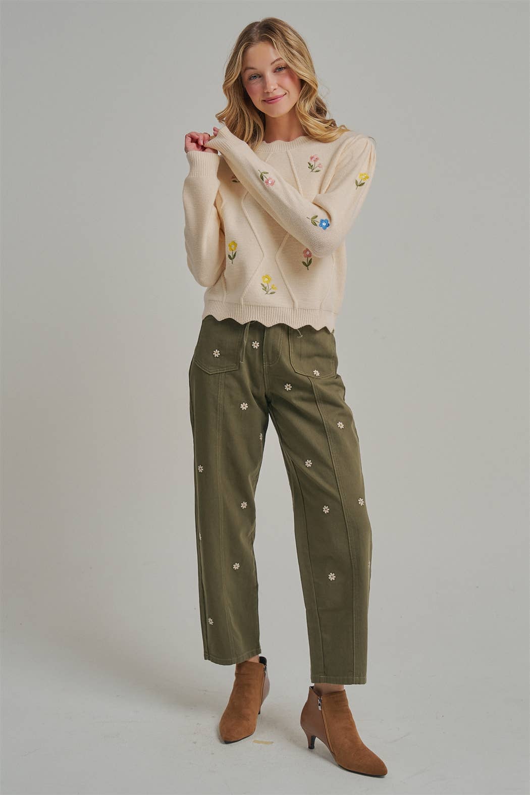 EMBROIDERED PANTS