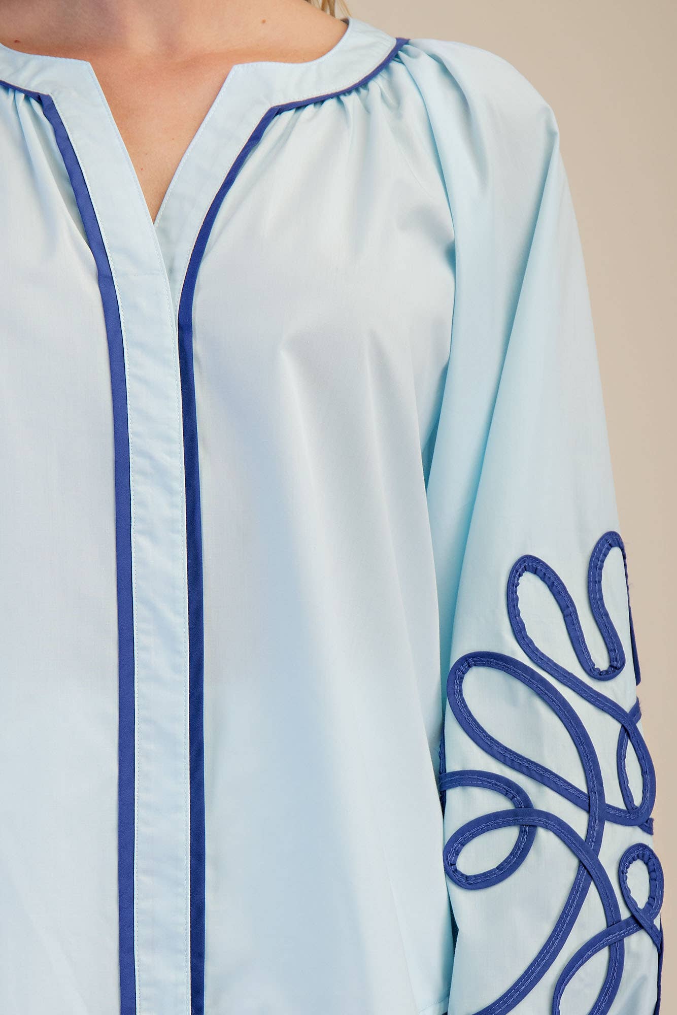 Contrast Detail Puff Sleeve Blouse