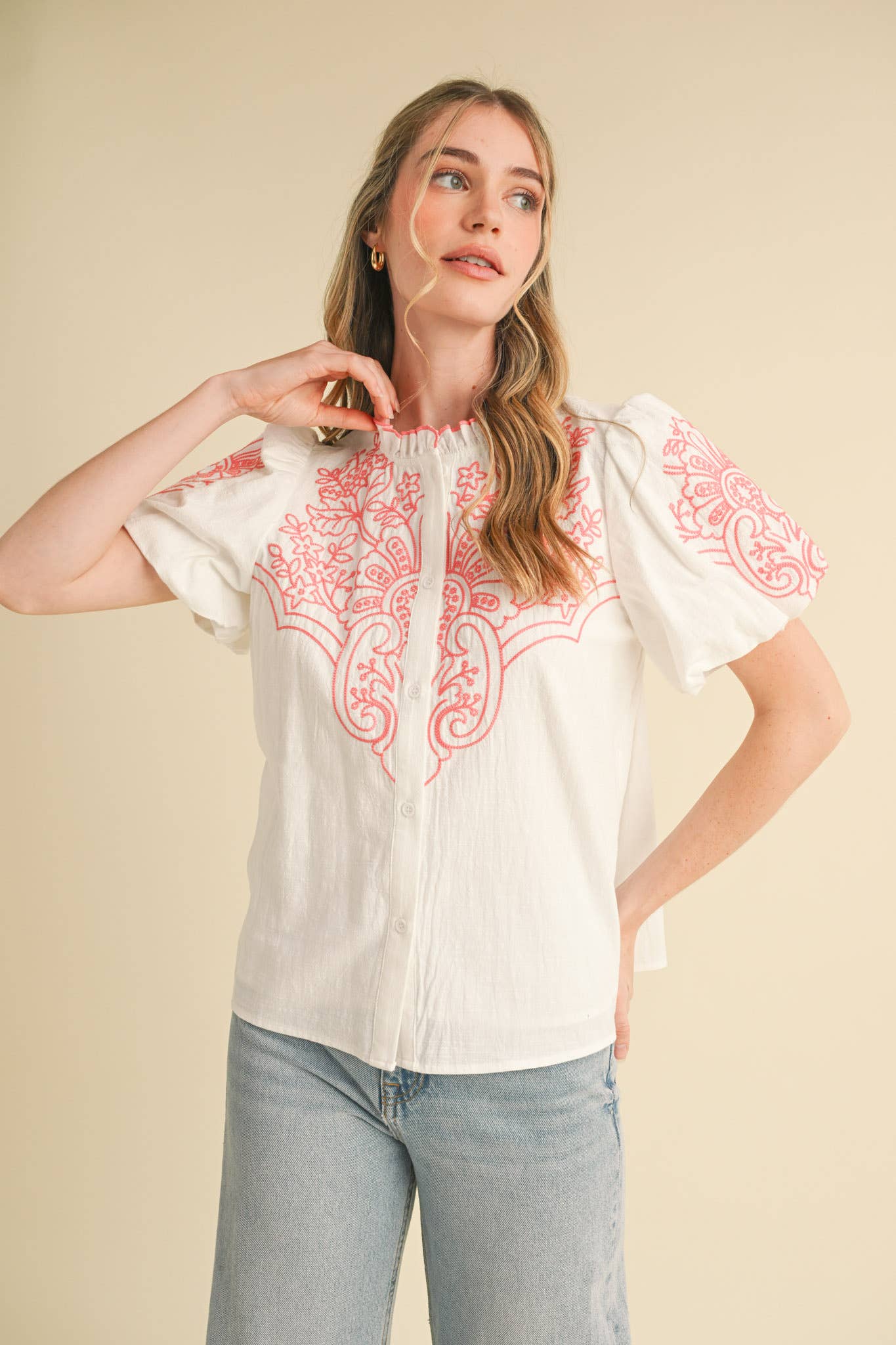 EMBROIDERED BUTTON DOWN