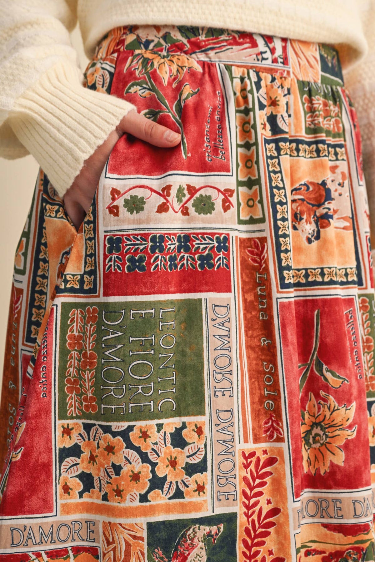 PATCH PRINT MIDI SKIRT