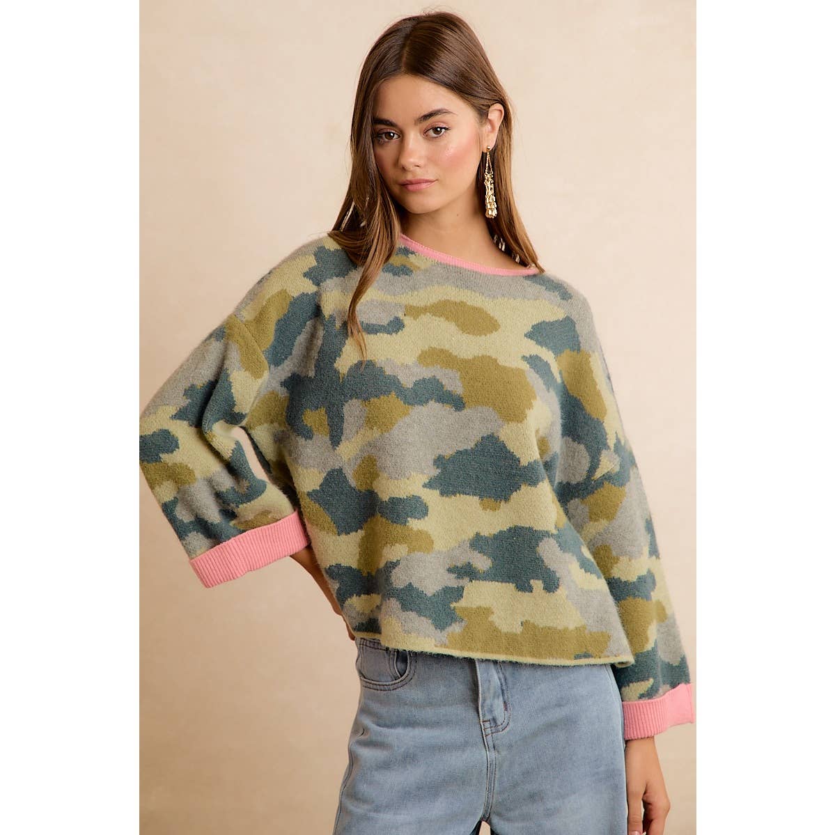 CAMO CONTRAST SWEATER