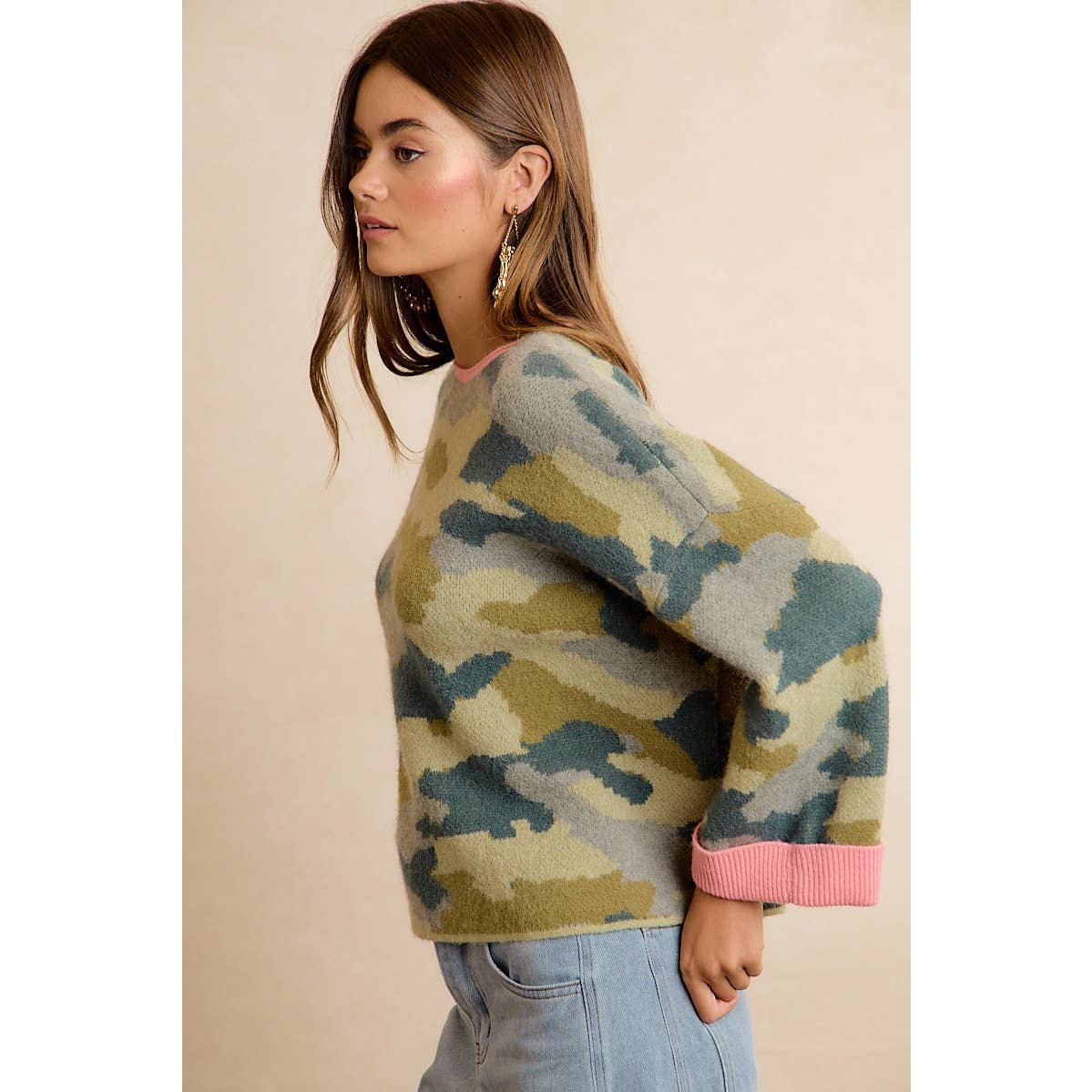 CAMO CONTRAST SWEATER