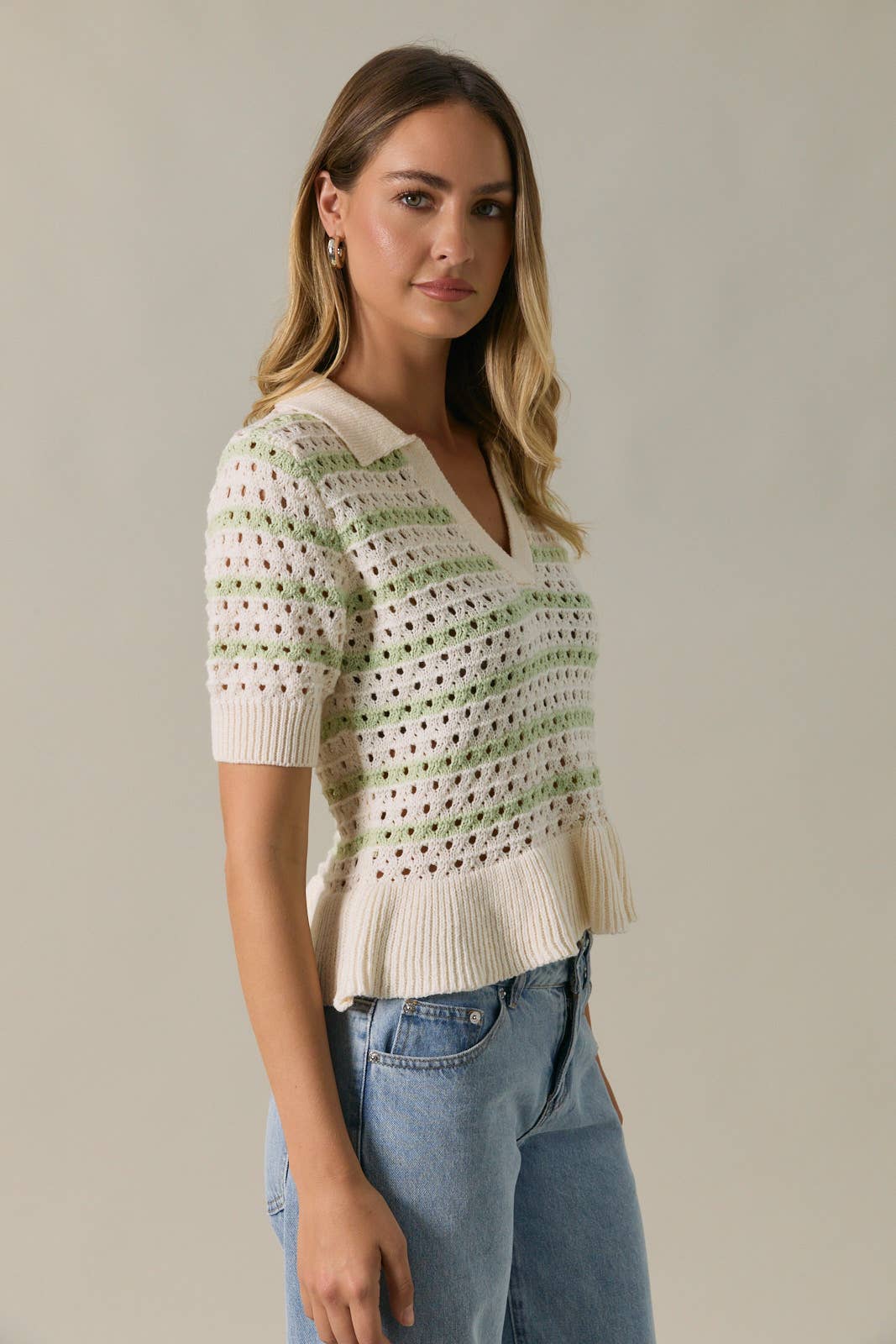 TWO-TONE KNIT WITH RUFFLE