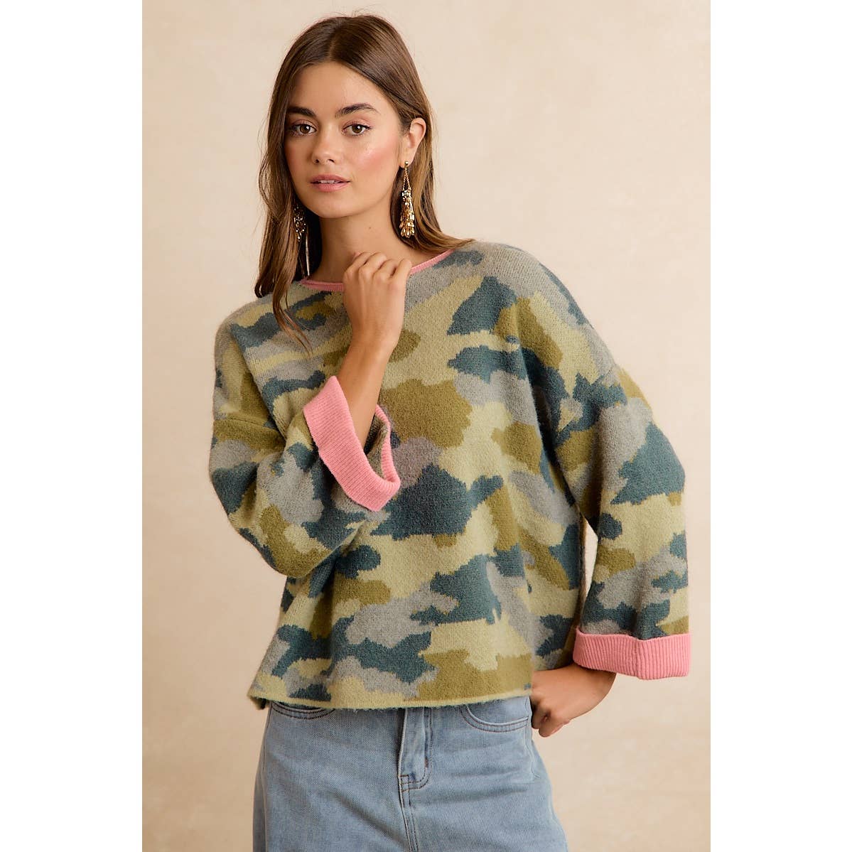 CAMO CONTRAST SWEATER