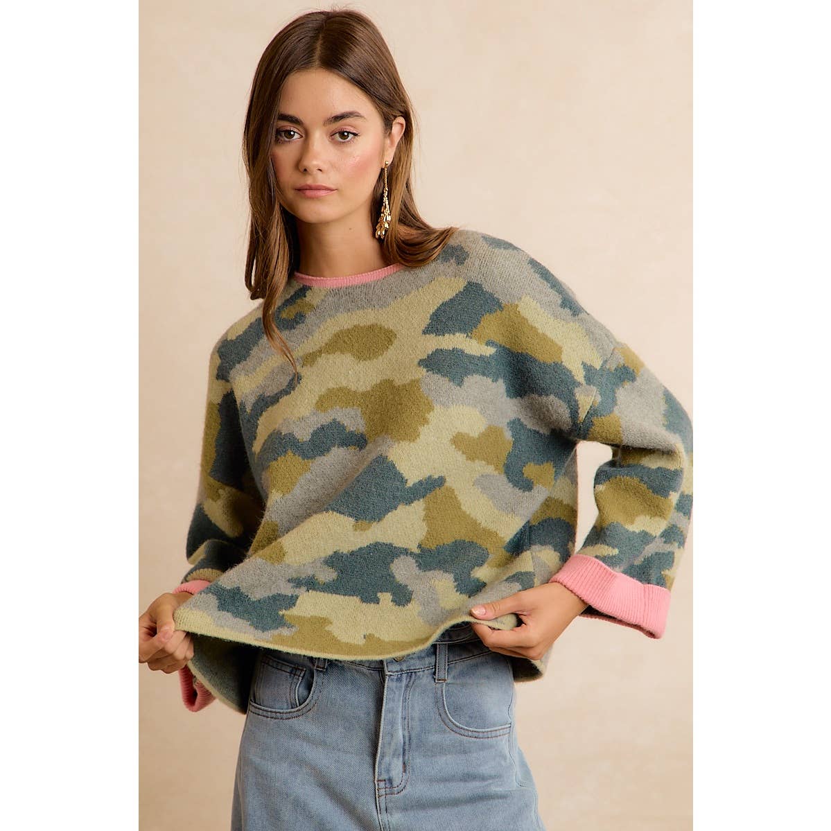 CAMO CONTRAST SWEATER
