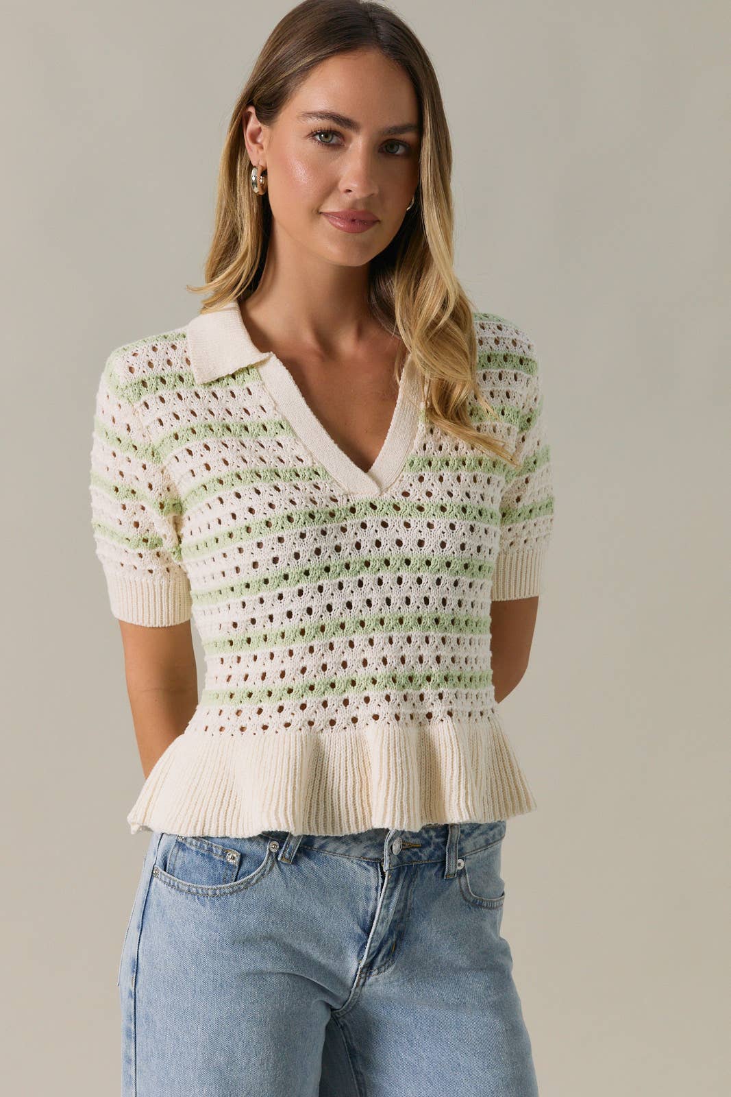 TWO-TONE KNIT WITH RUFFLE