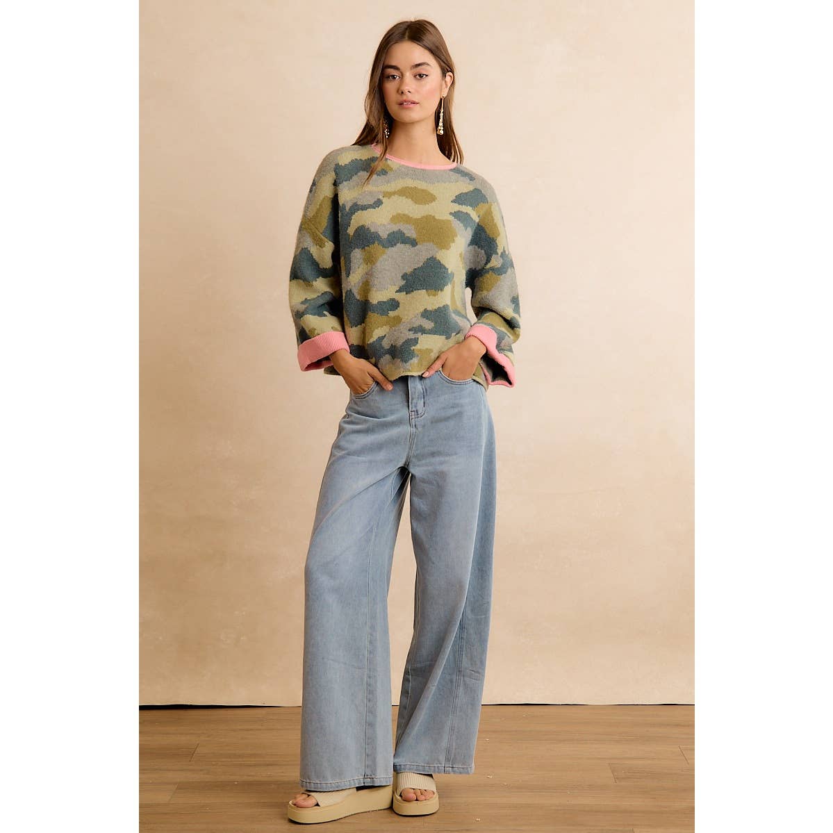CAMO CONTRAST SWEATER