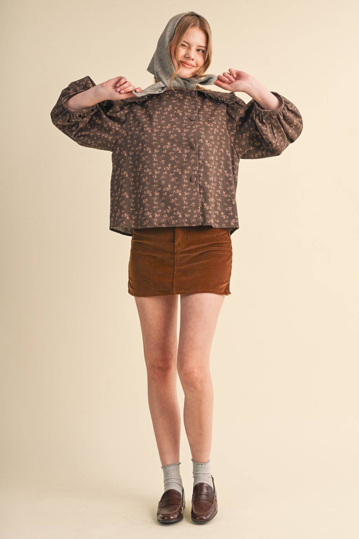 FLORAL TOP WITH RUFFLED SAILOR COLLAR