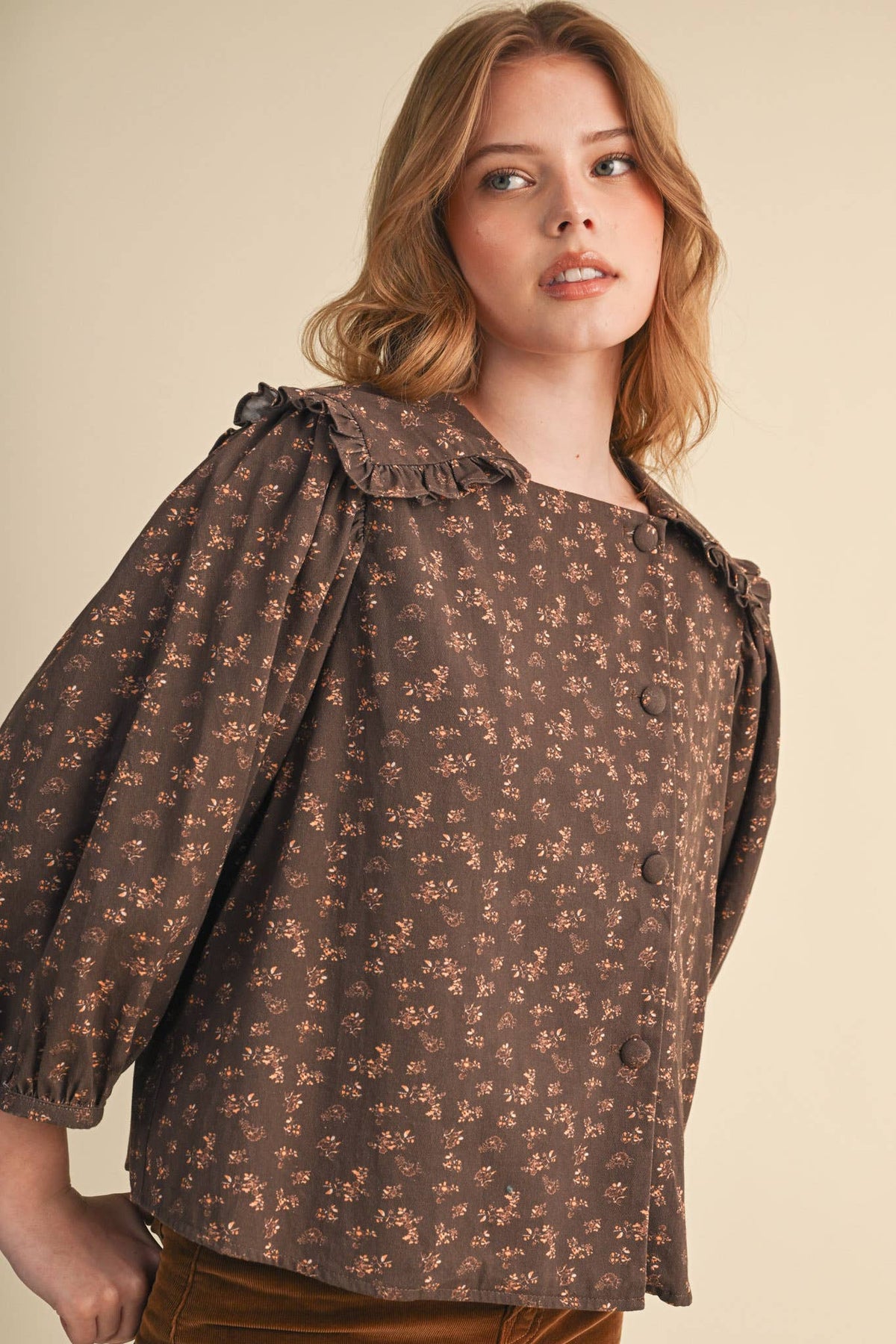 FLORAL TOP WITH RUFFLED SAILOR COLLAR