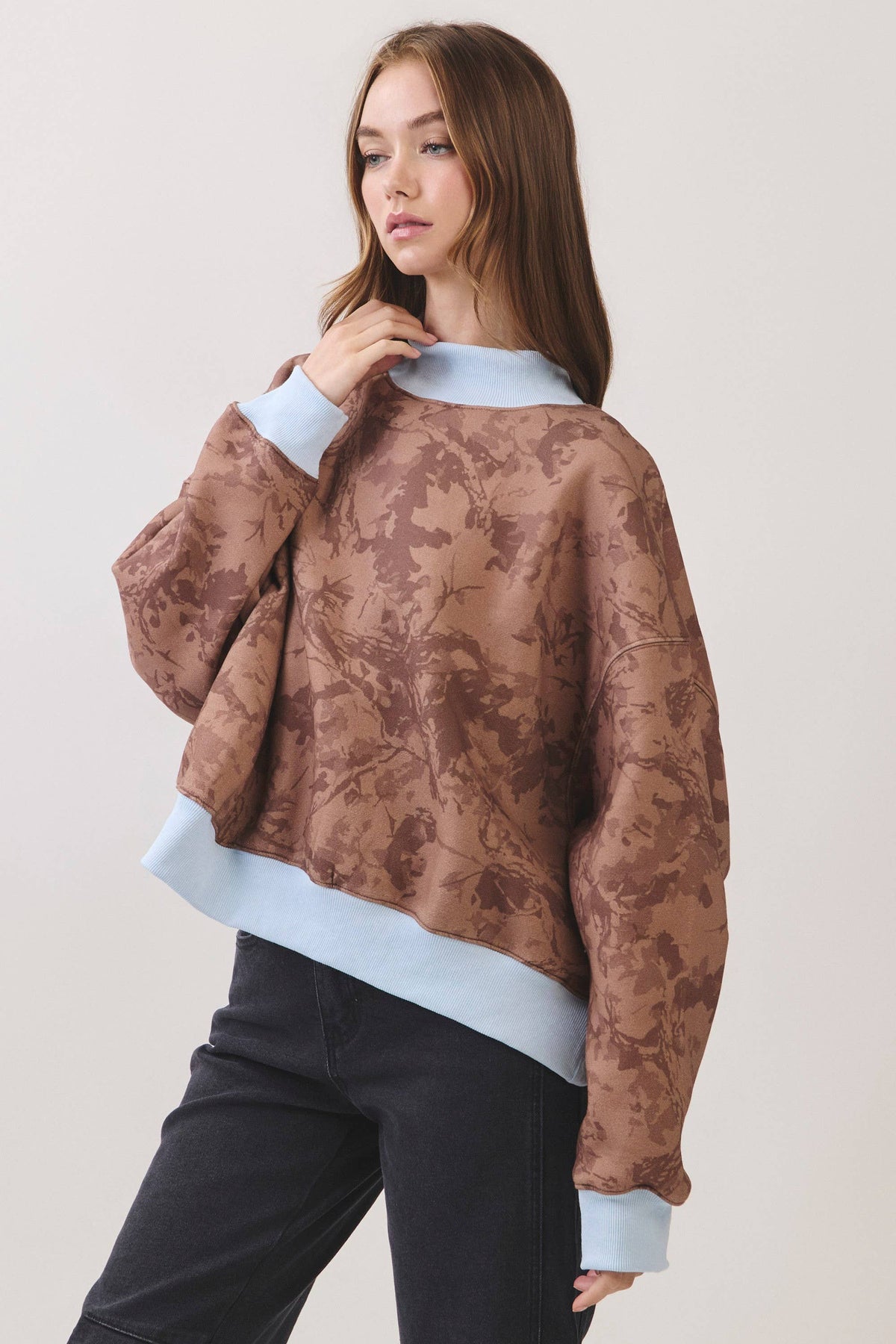 Contrast Mock Neck
