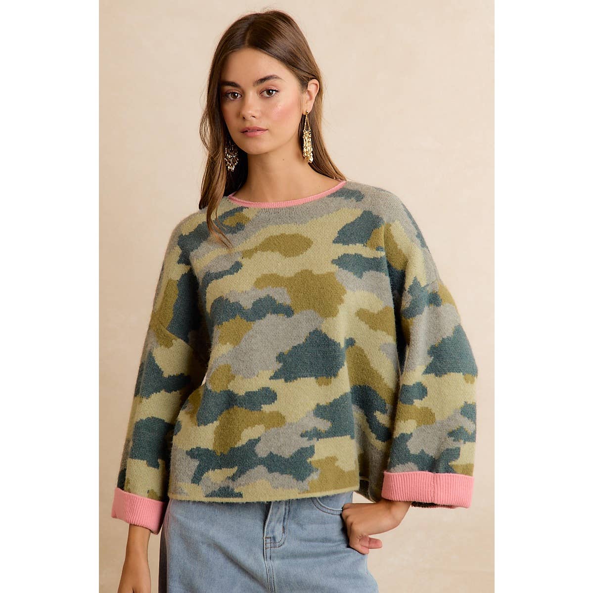 CAMO CONTRAST SWEATER