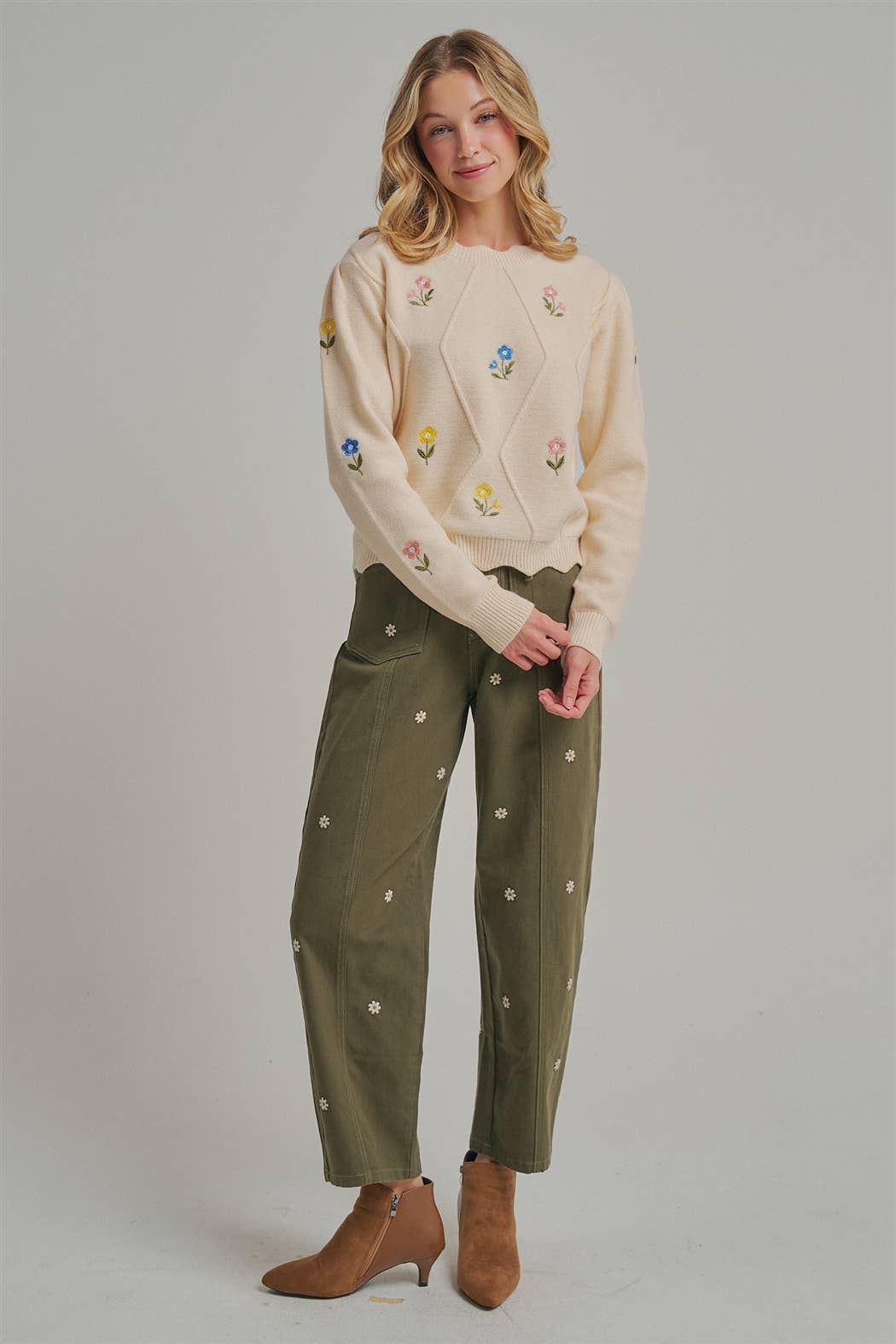 EMBROIDERED PANTS