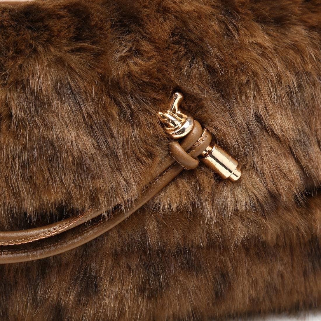 Leo Crossbody