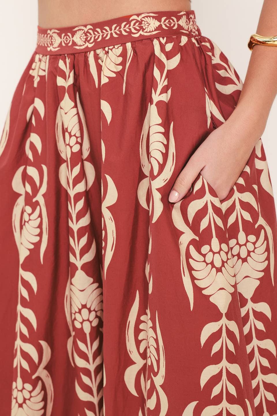 A printed woven ankle skirt