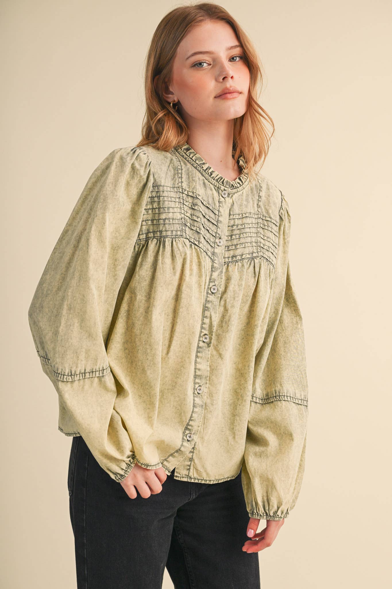 WASHED BUTTON TOP