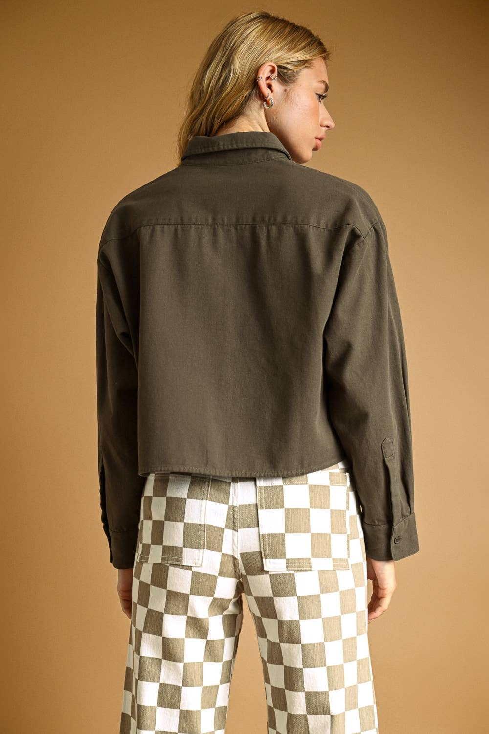 OLIVE BUTTONDOWN CROP SHIRT