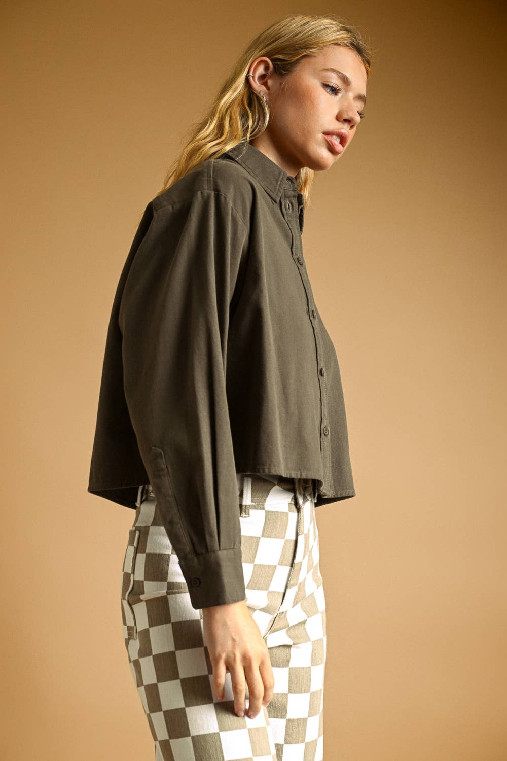 OLIVE BUTTONDOWN CROP SHIRT