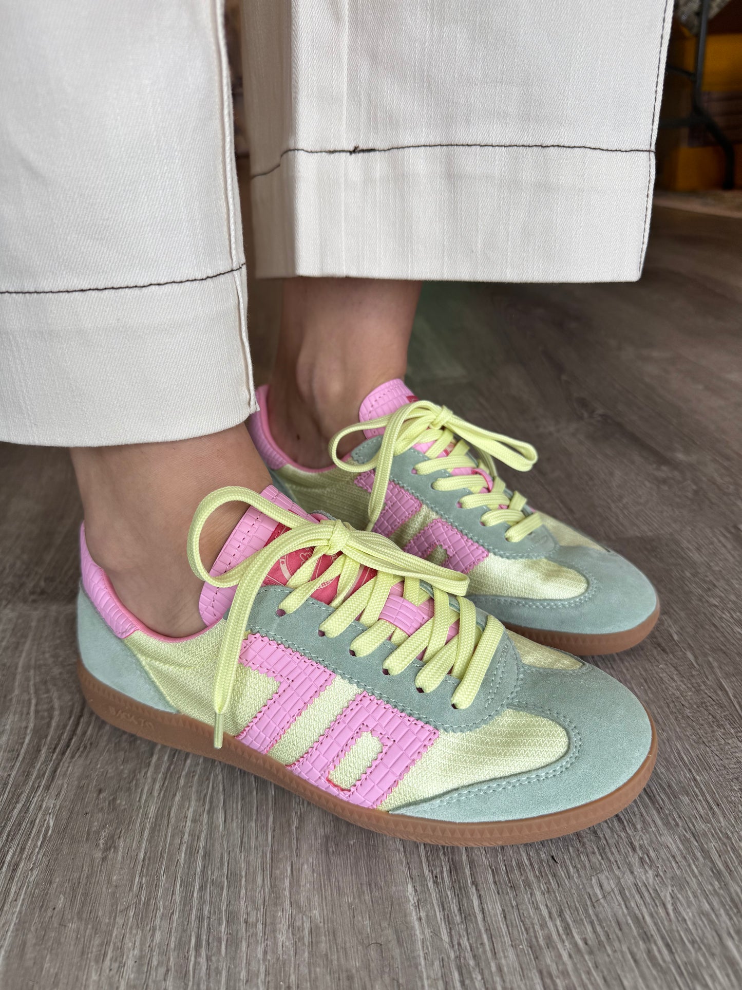 Ghost Yellow Green Pink