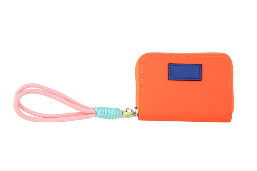 Ladies Faux Leather zippered wallet with Wristlet