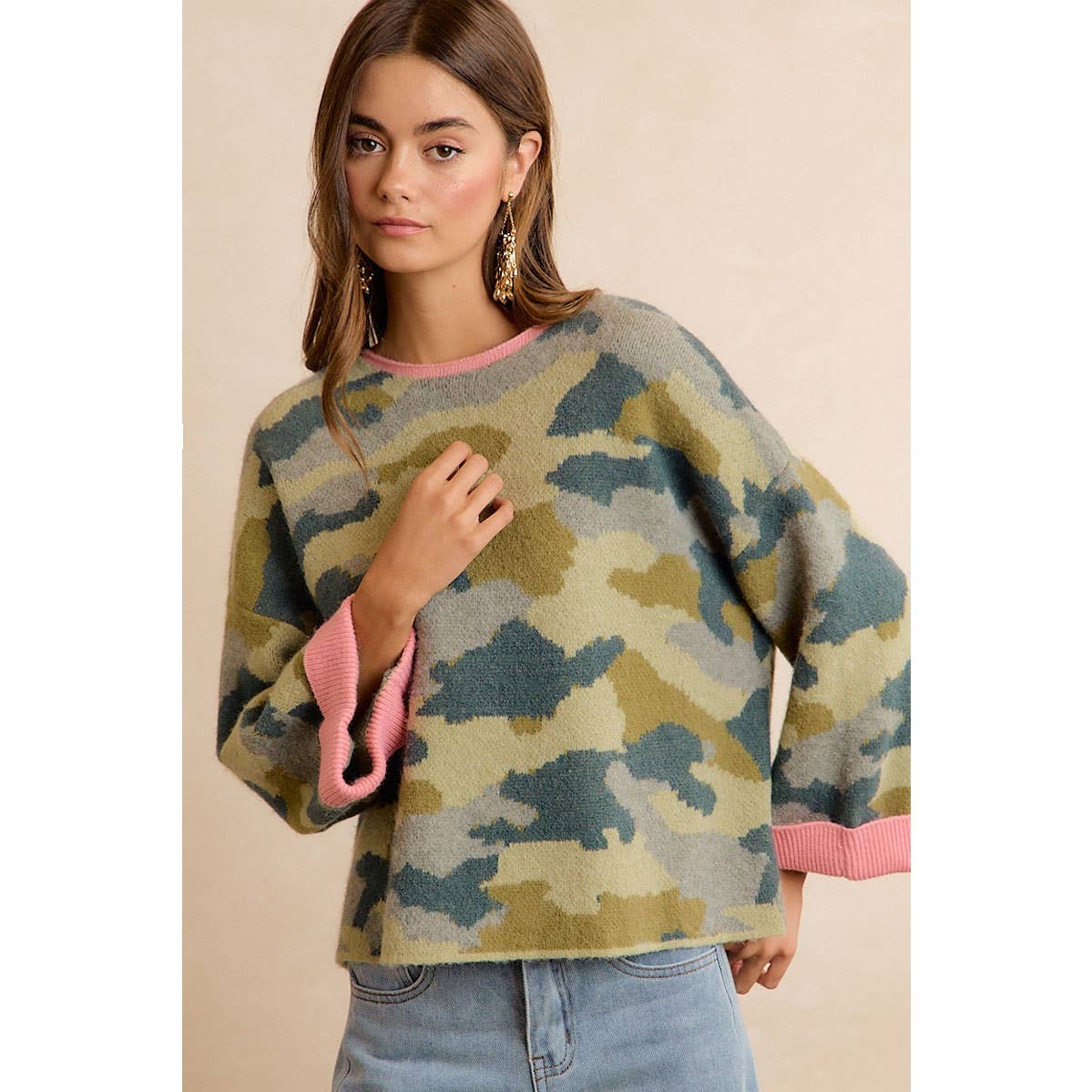 CAMO CONTRAST SWEATER