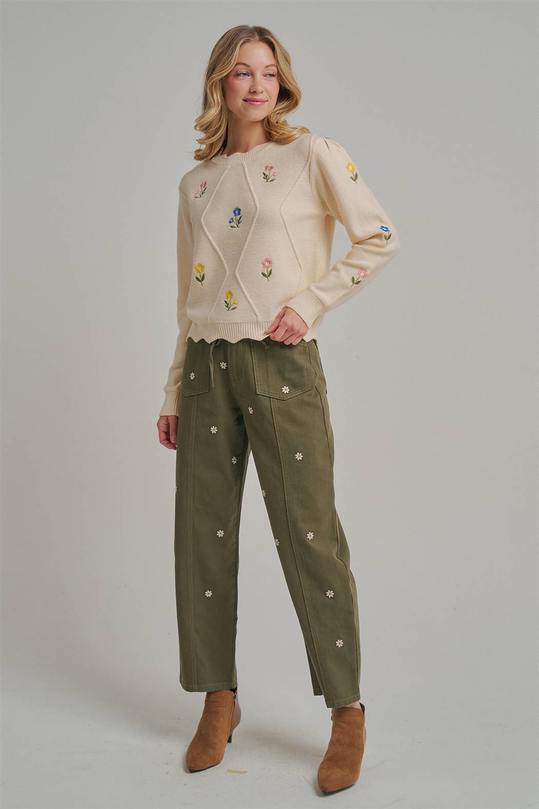 EMBROIDERED PANTS