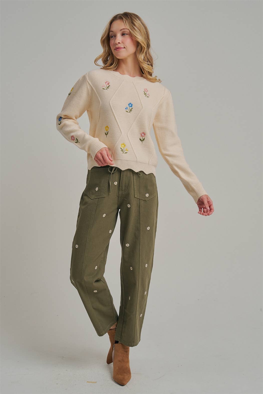 EMBROIDERED PANTS