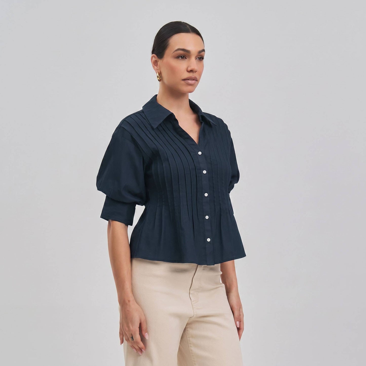 Short sleeve pinktuck shirt