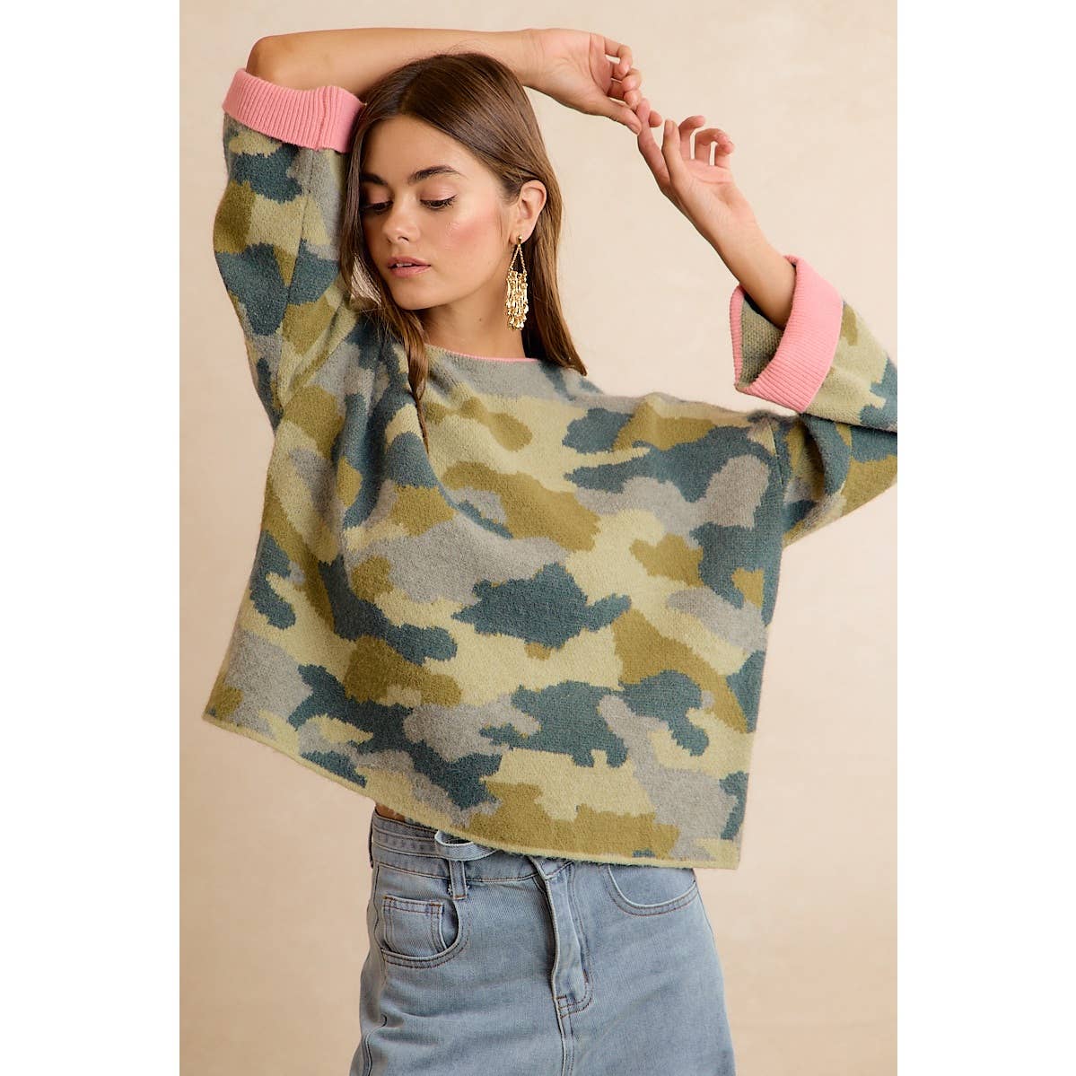 CAMO CONTRAST SWEATER