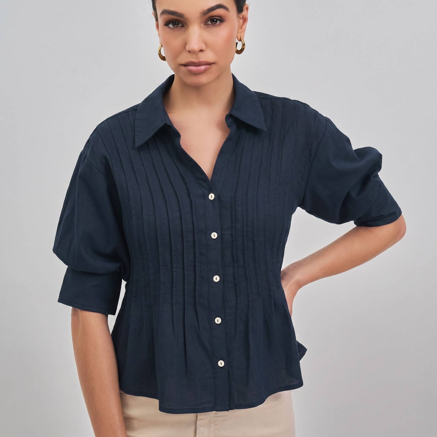 Short sleeve pinktuck shirt