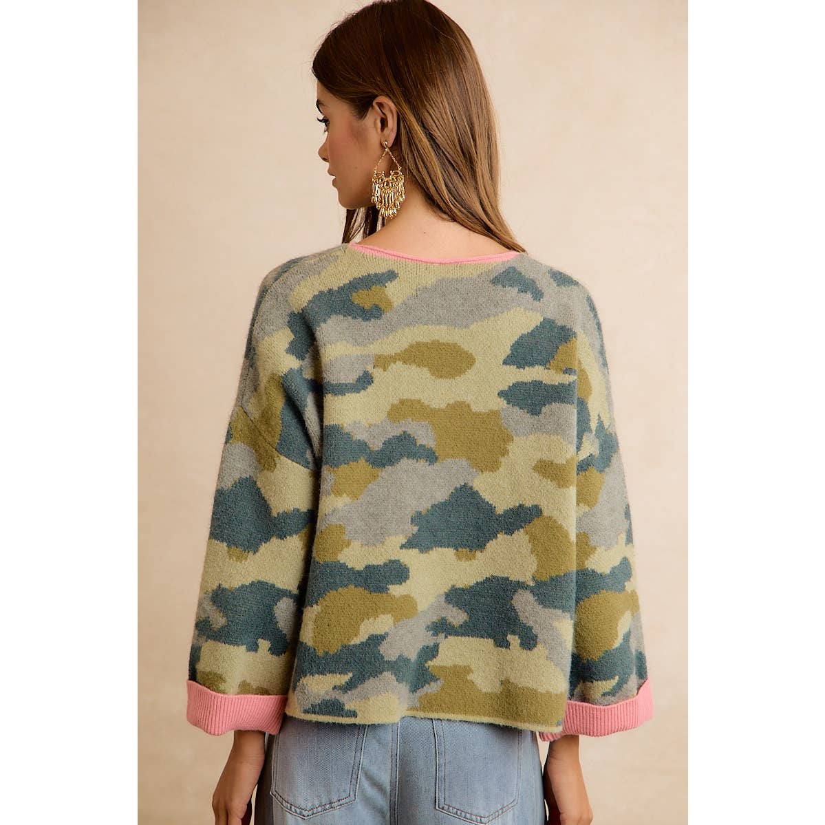 CAMO CONTRAST SWEATER